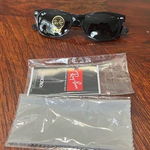 BRAND NEW Ray-Ban Wayfarer Classic Sunglasses